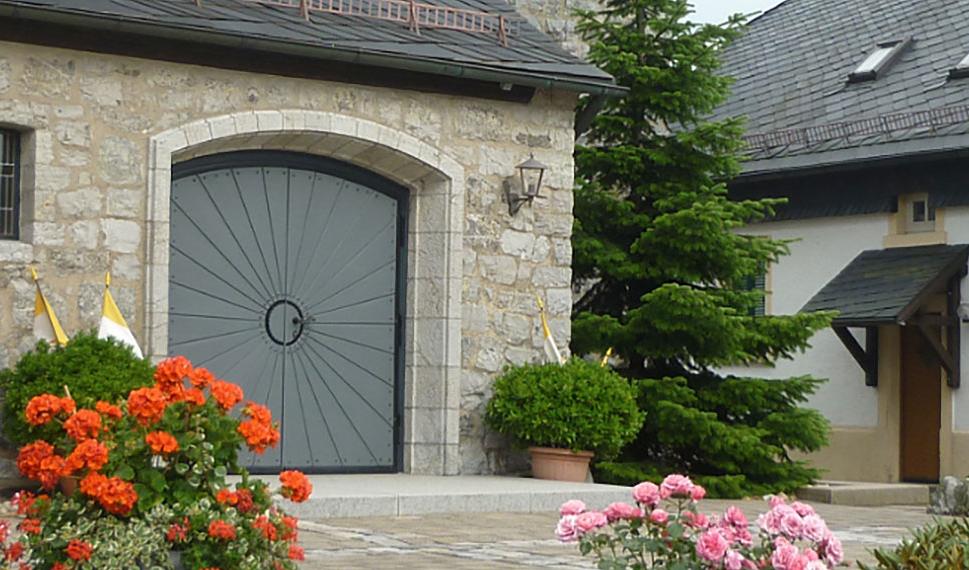 Blick auf den Eingangsbereich der Nurner Kirche